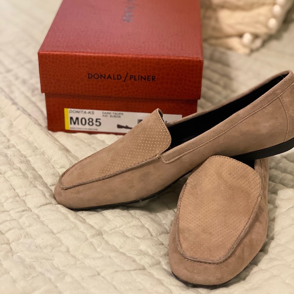 Donald Pliner Donita loafers Taupe Kid Suede 8.5 M